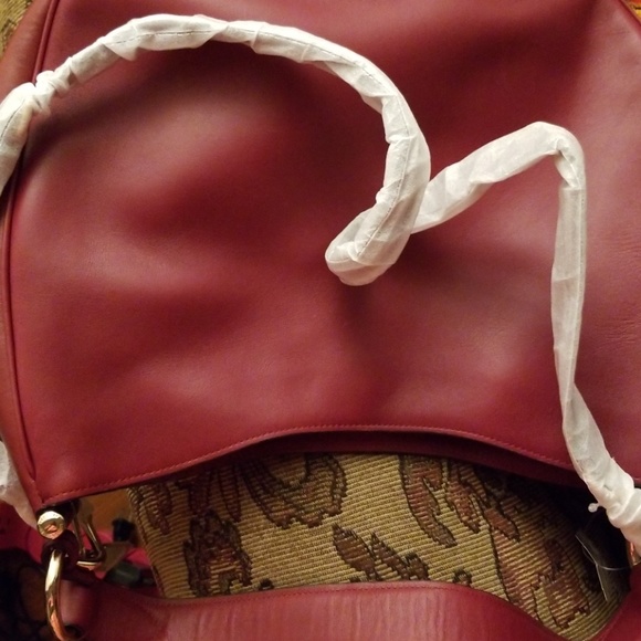 Beautiful  Xtra Large Coach Burgundy Handbag - Picture 6 of 8